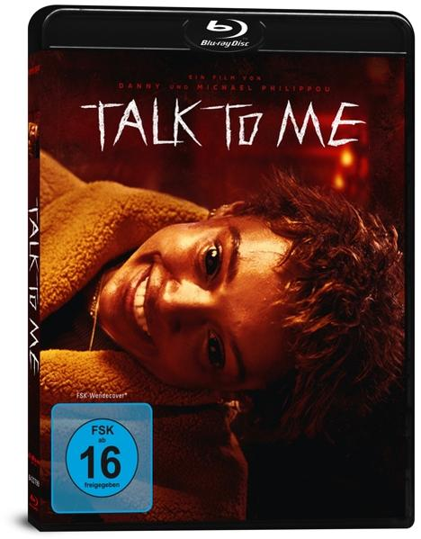 Blu-ray-Hülle für den Film „Talk to Me“. Zeigt eine lächelnde Frau, dunkler Hintergrund.