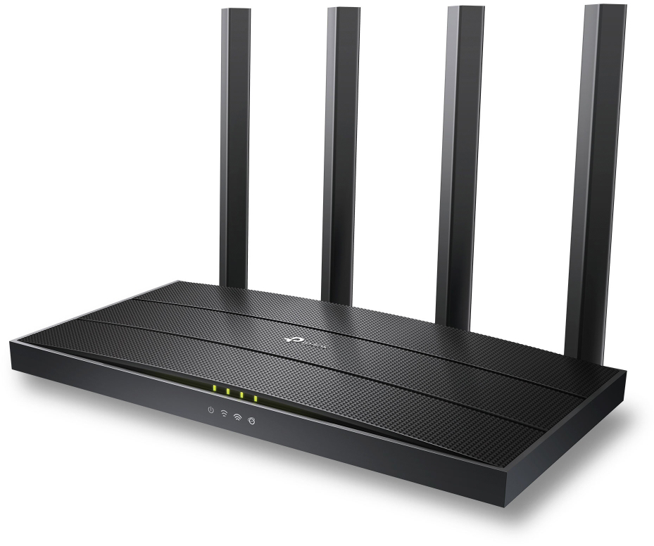 Fekete TP-Link router négy antennával, bekapcsolt lámpákkal, fehér felületen.