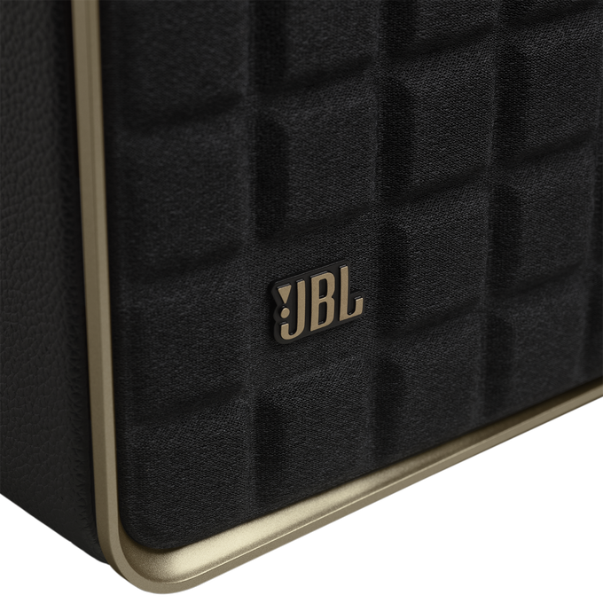 Primer plano de un altavoz JBL.