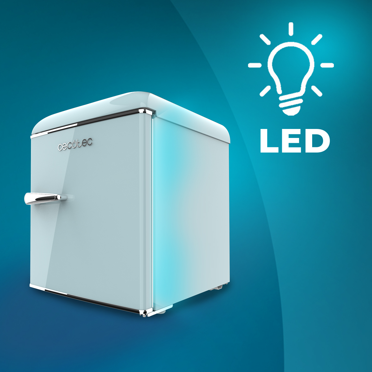 Min nevera azul claro con luz LED y detalles cromados.