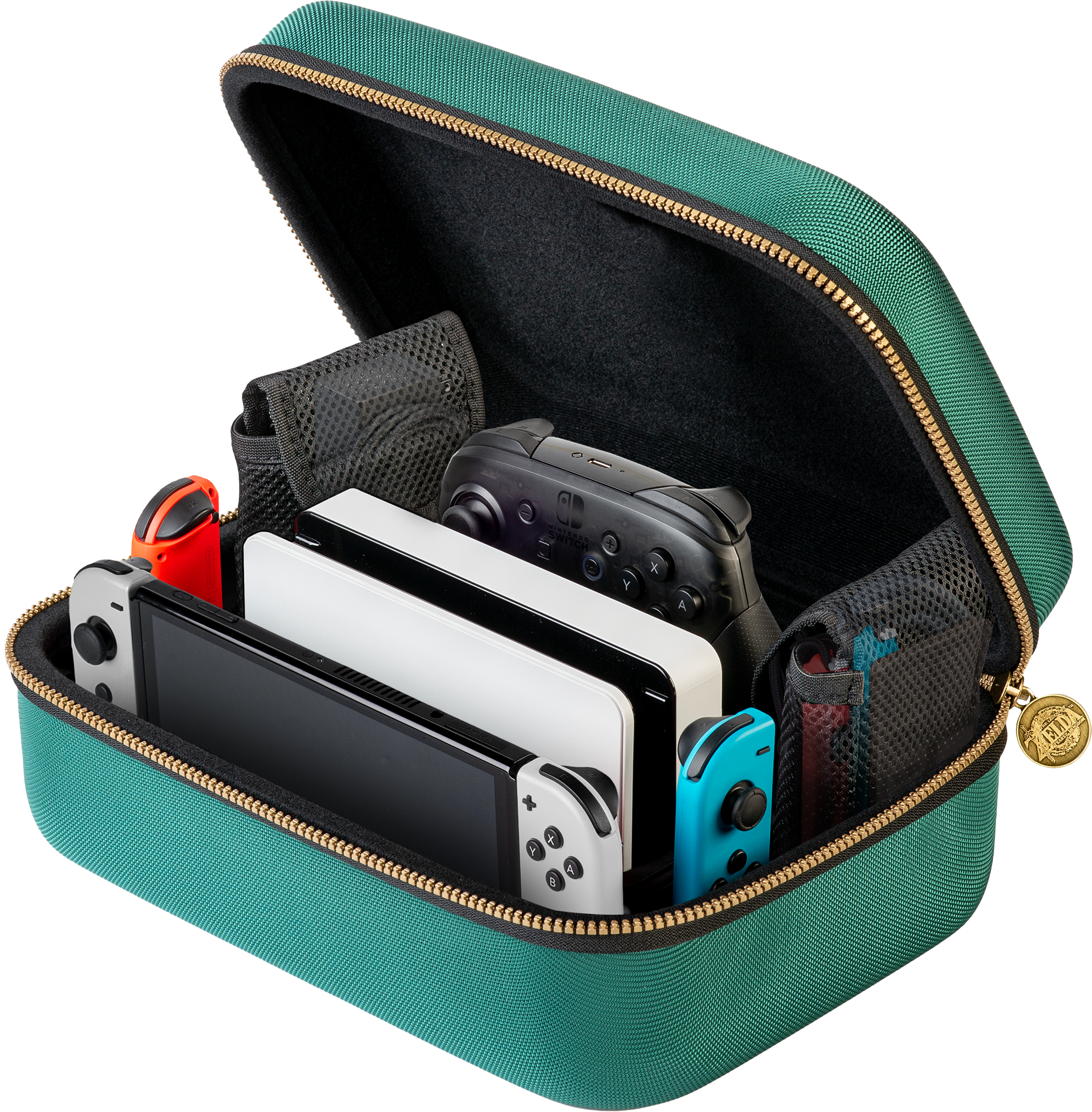 Ein grünes Nintendo Switch-Etui mit mehreren Switch-Konsolen und Controllern darin.
