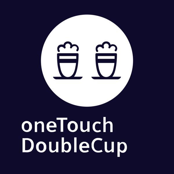 Zwei Kaffeetassen mit Schaumkunst in einem weißen Kreis. Text: oneTouch DoubleCup.