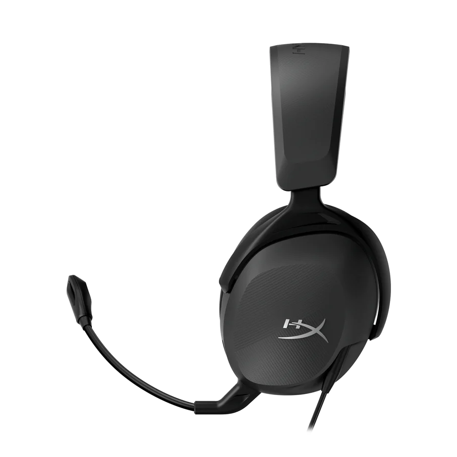Fekete HyperX gaming headset mikrofonnal. A headset kör alakú, rajta a logó.