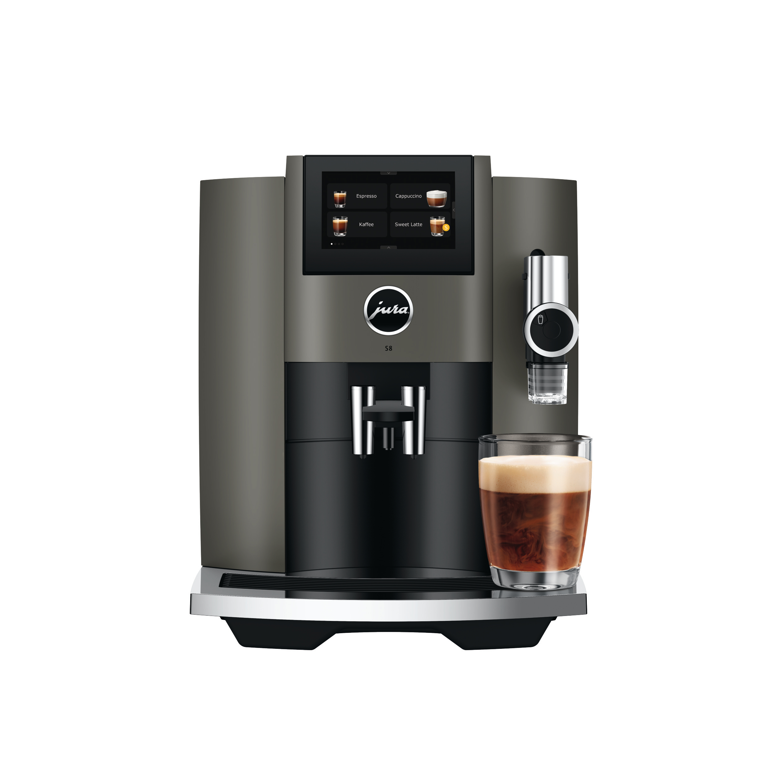 Dunkelgraue Jura S8 Kaffeemaschine mit einem Glas Kaffee, auf weißem Hintergrund.
