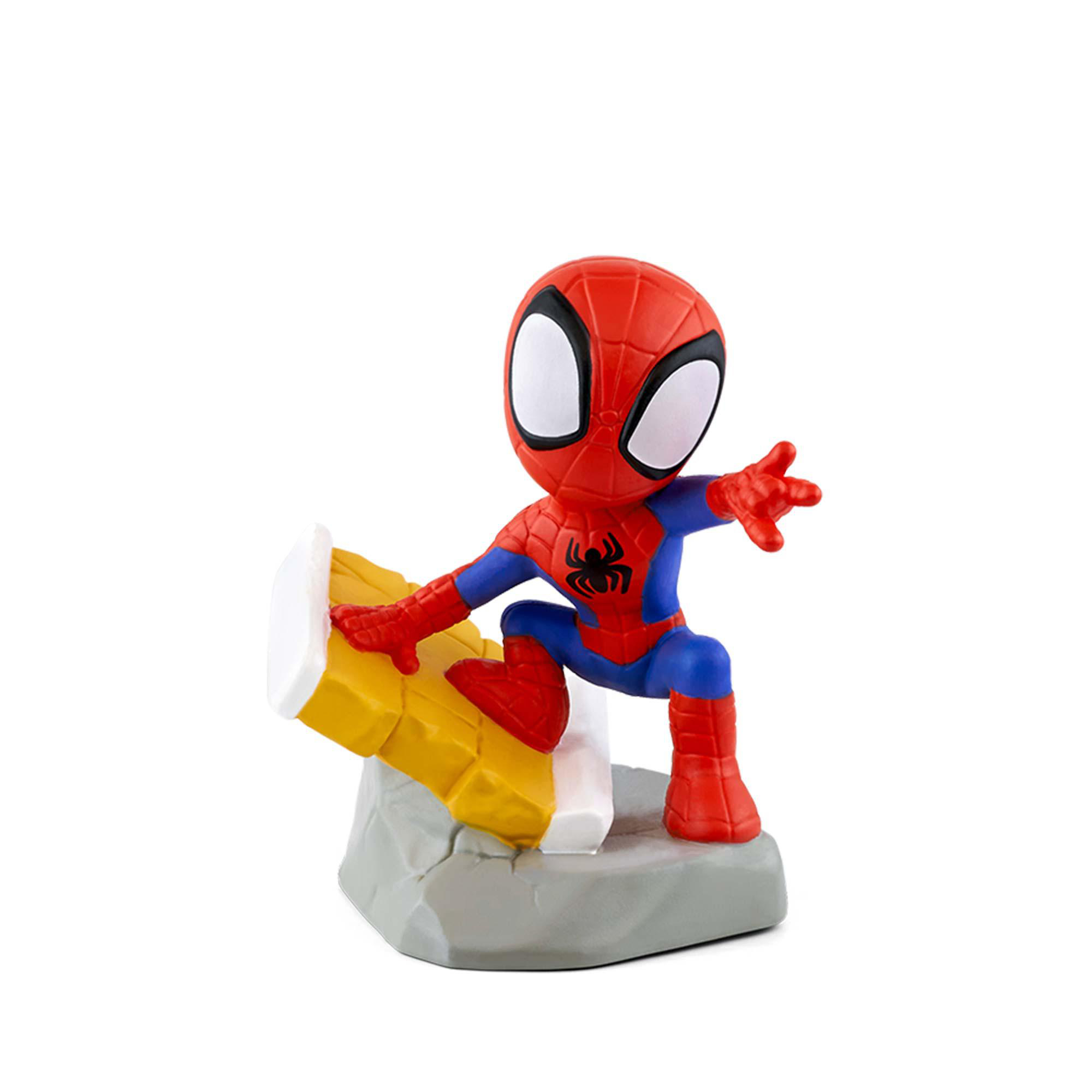 Spider-Man Figur. Roter und blauer Anzug, posiert auf gelber und weißer Struktur.