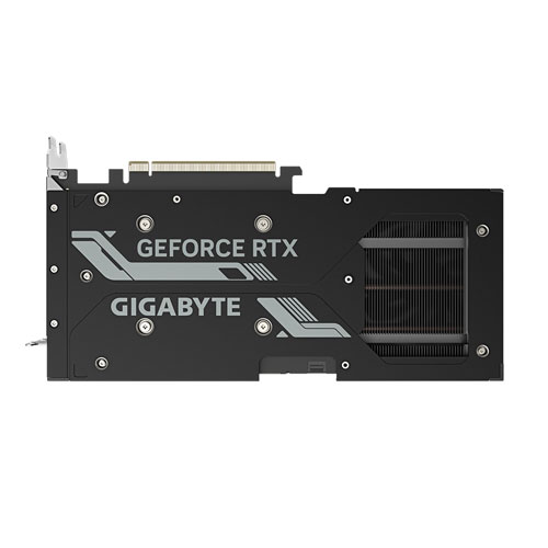 Beyaz zemin üzerinde "GEFORCE RTX" ve "GIGABYTE" yazılı siyah grafik kartı.