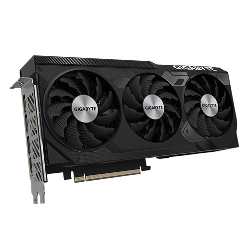 Siyah GIGABYTE grafik kartı, üç fanlı.