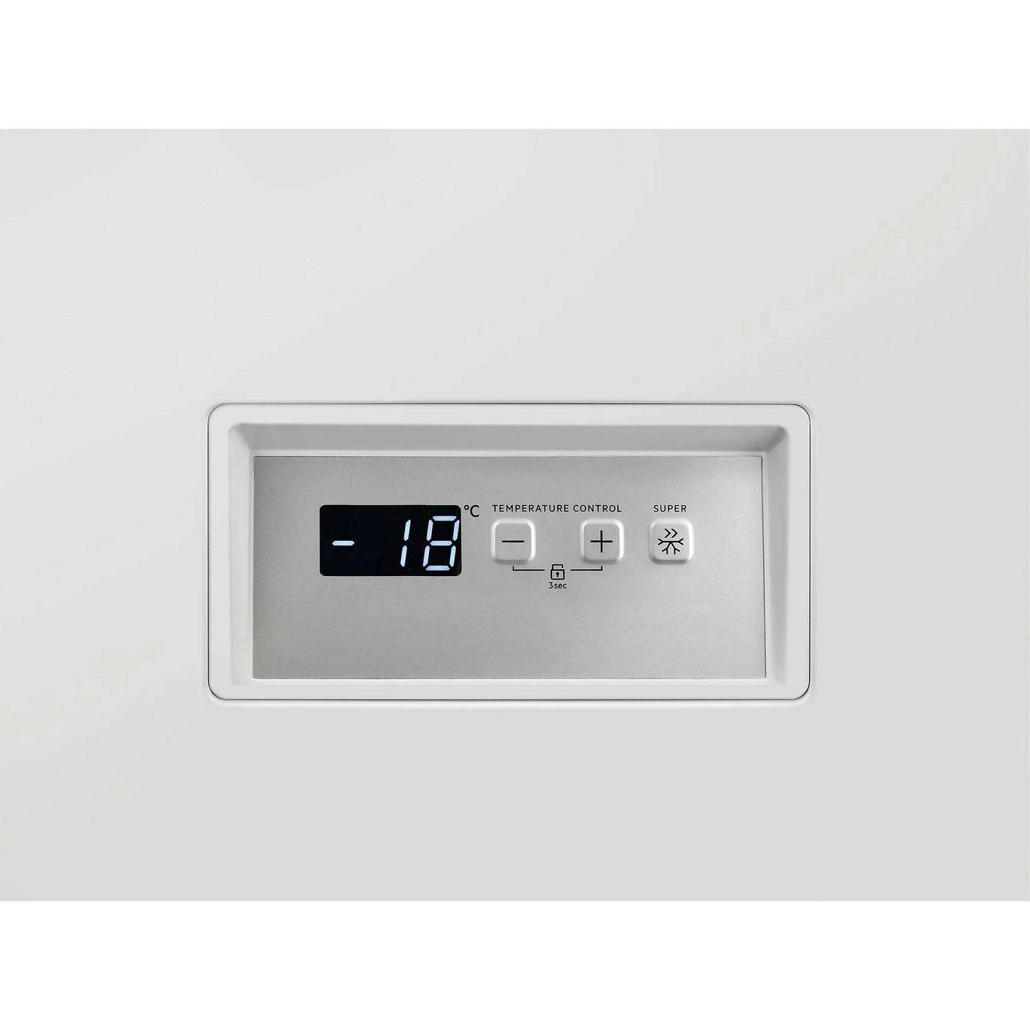 Panneau de contrôle du congélateur affichant -18 degrés Celsius. Boutons.