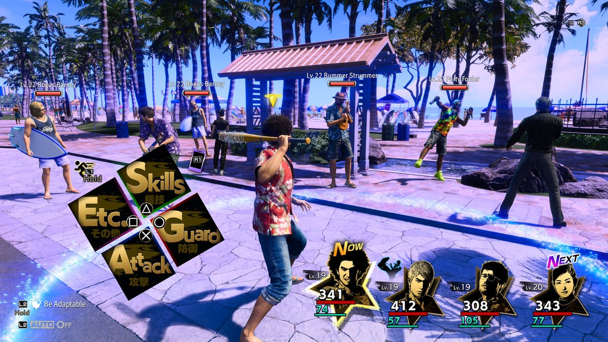 Scène de jeu vidéo. Des gens sur une plage, se battant avec une batte, options d'attaque et de compétences.