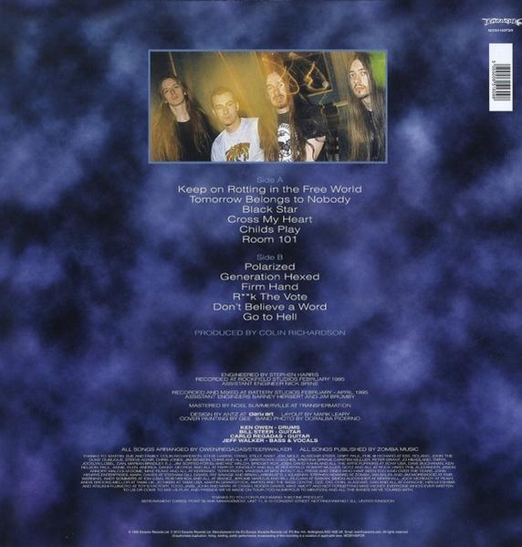 Album hátlap, zenekari tagokkal és dalfeliratokkal. Fekete-fehér.