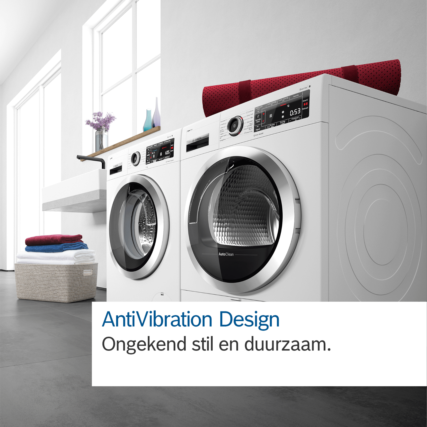 Twee witte wasmachines. Tekst zegt 'AntiVibration Design' en Nederlandse tekst eronder.