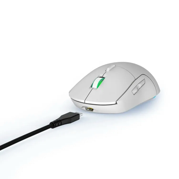 Weiße Maus mit schwarzem Kabel. Sie hat ein grünes Scrollrad.