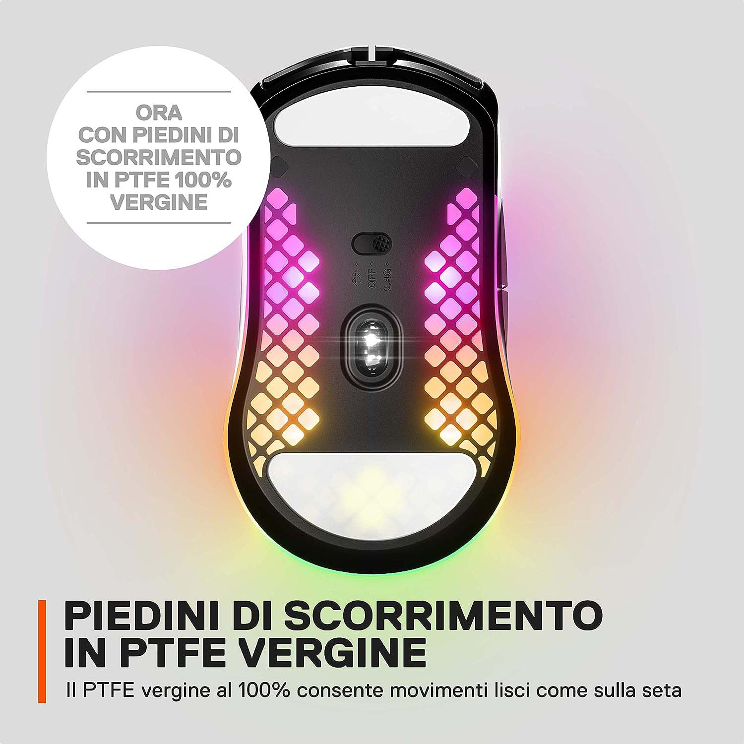 Mouse da gaming con illuminazione RGB, che mostra il fondo con piedini in PTFE e testo.