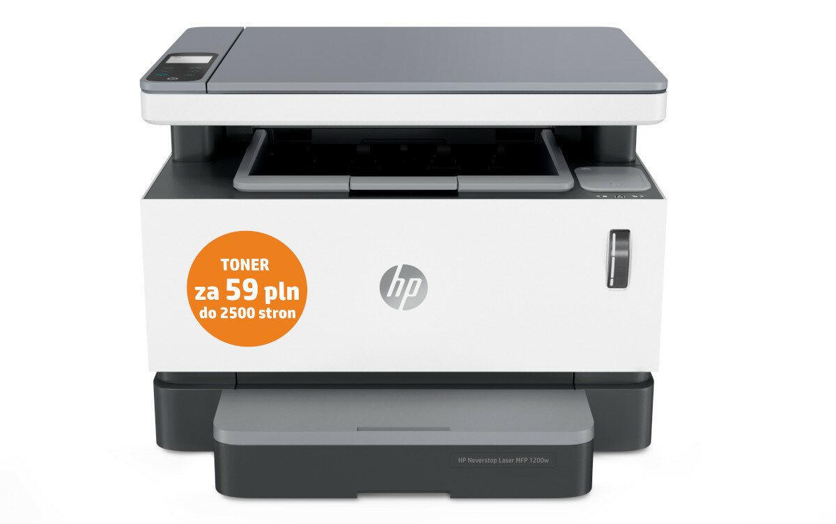 Biało-szara drukarka HP. Ma pomarańczową naklejkę na toner i podajnik papieru.