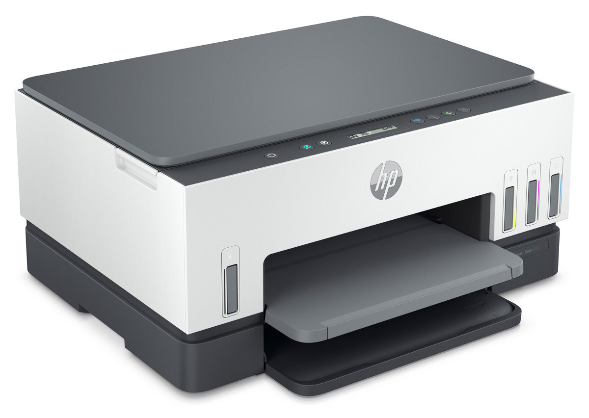 Drukarka HP. Biała obudowa, szary górny panel i taca. Widoczne wkłady atramentowe.