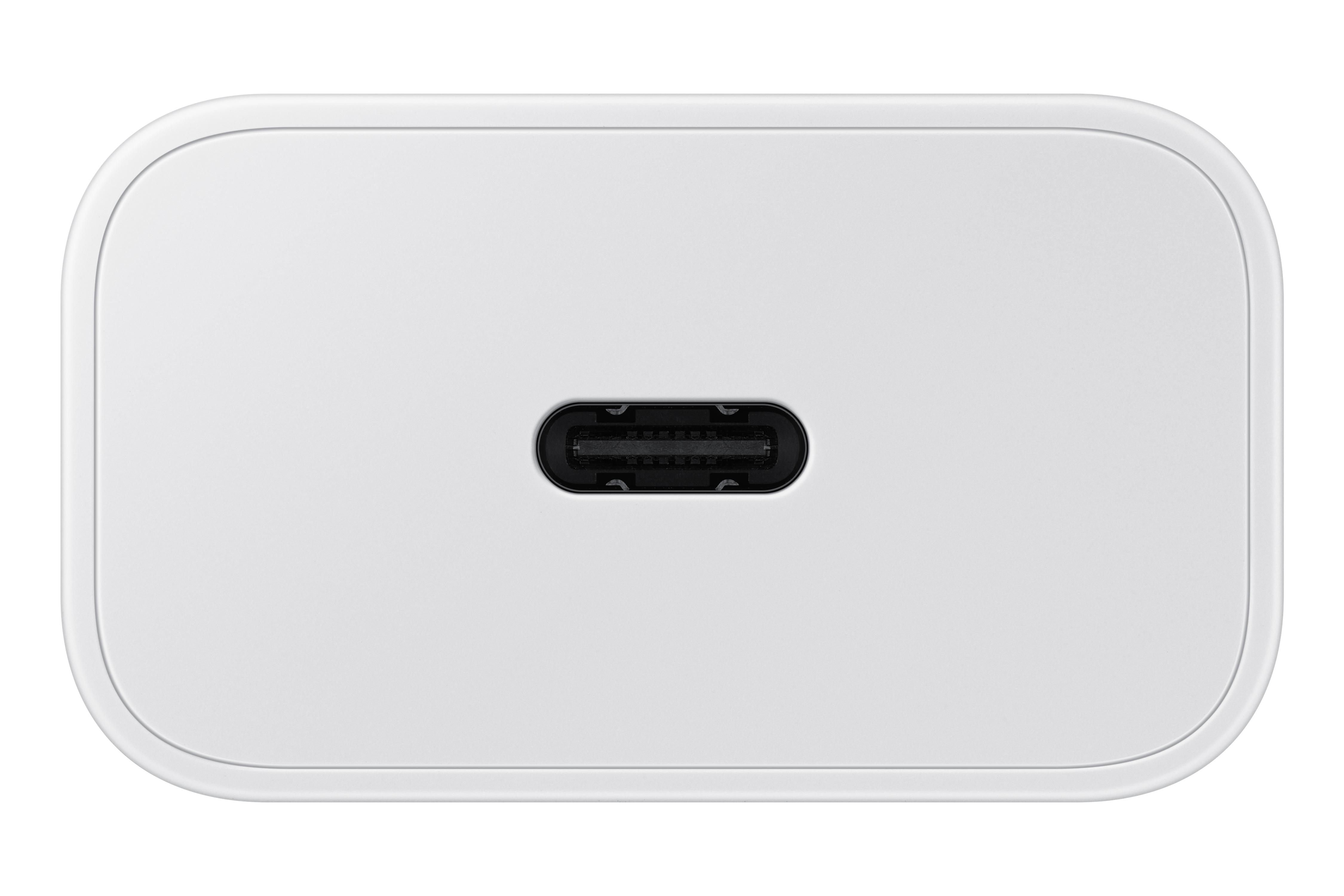 Ein weißes USB-C-Ladegerät, das den Anschluss zeigt.