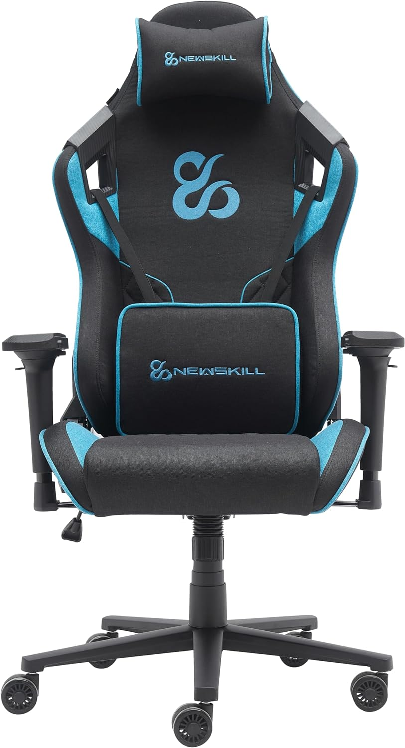 Silla gamer negra y azul con logotipo y funciones ajustables.