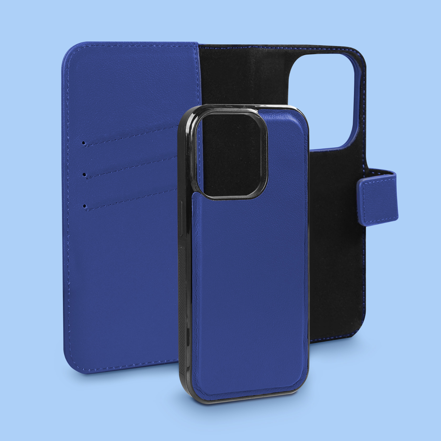 Blauwe telefoonhoes met een zwart frame, open om de telefoonsleuf te laten zien.
