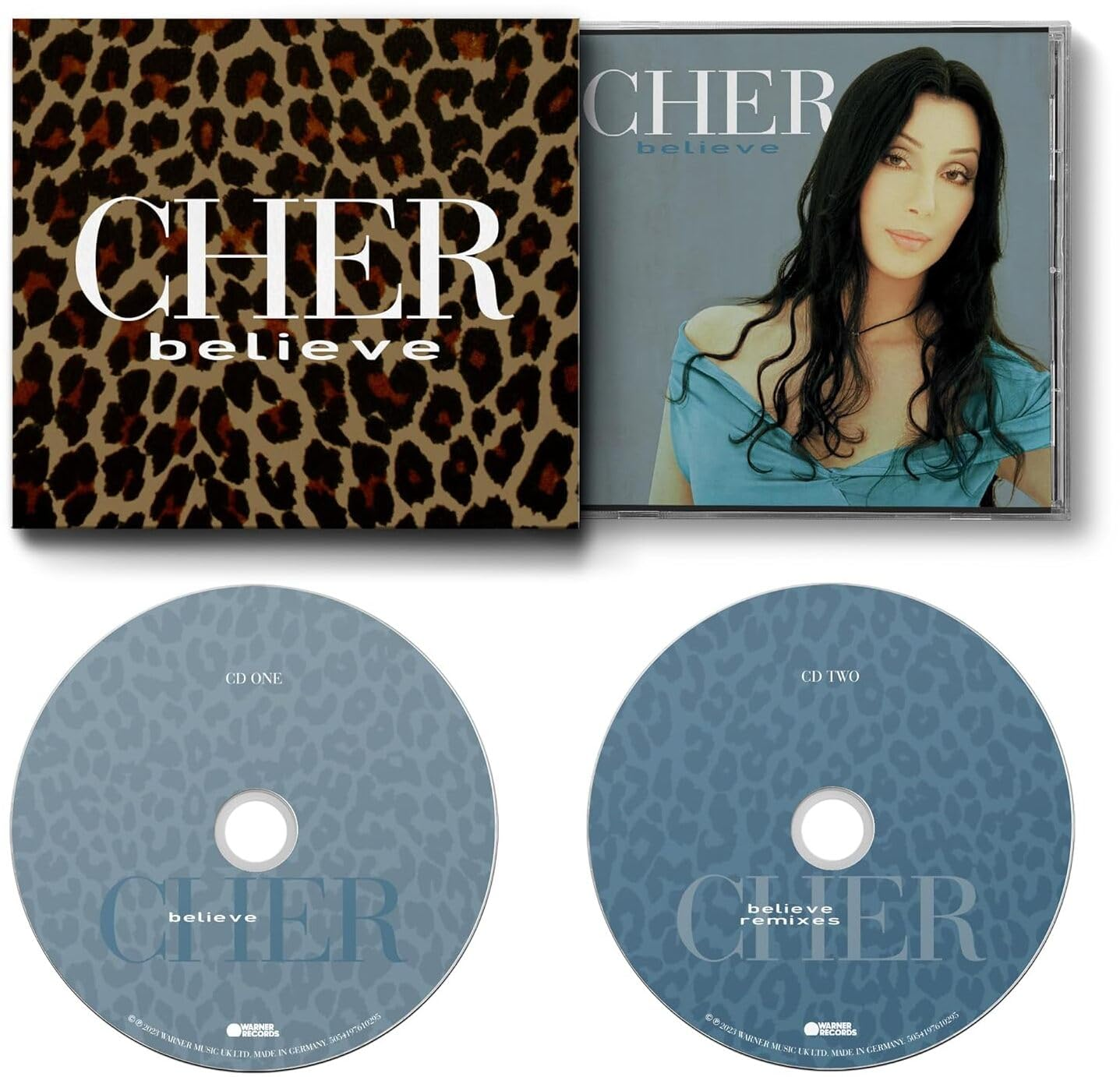 Cher 'Believe' album borítója és CD. Leopárdmintás. A CD-k kékek.