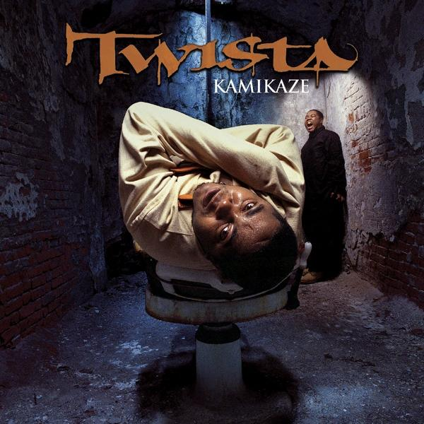 A Twista "Kamikaze" című albumának borítója, egy kényszerzubbonyos férfival és egy másik férfival.