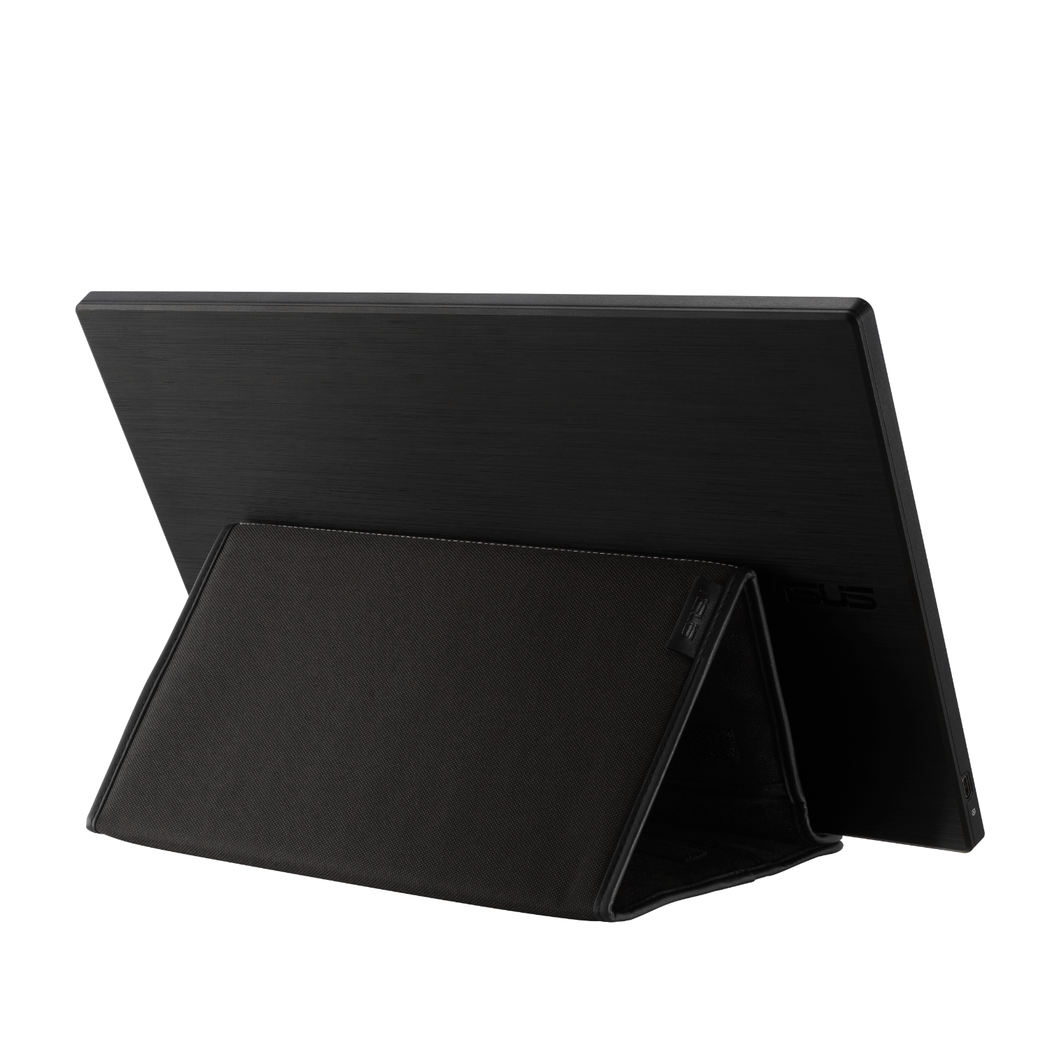 Een zwarte tablet in een zwarte hoes staat schuin. De achterkant van de tablet is zichtbaar, evenals de hoes.