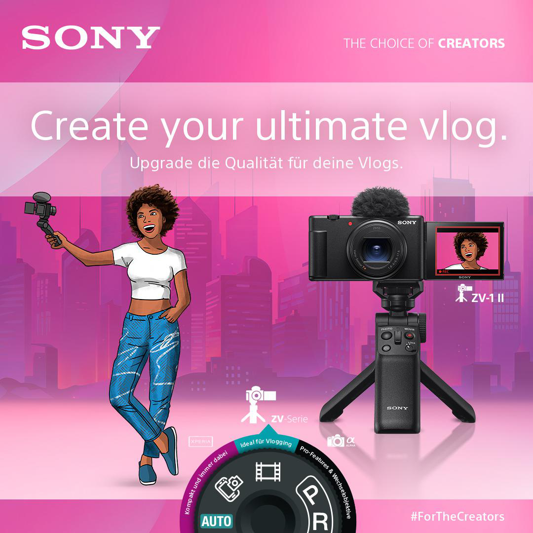 Frau hält Sony Vlog-Kamera, zeigt Bildschirm und Zubehör mit Grafiken.