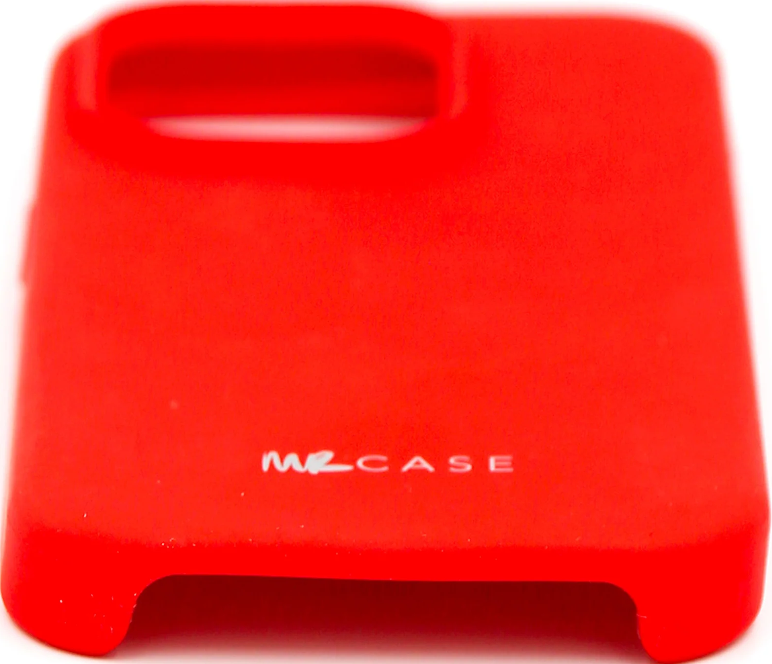 Une coque de téléphone rouge vif avec le nom de la marque 'MR CASE' sur sa surface.
