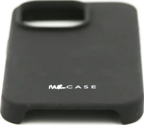 Une coque de téléphone noire avec le texte blanc "MR CASE" sur fond blanc.
