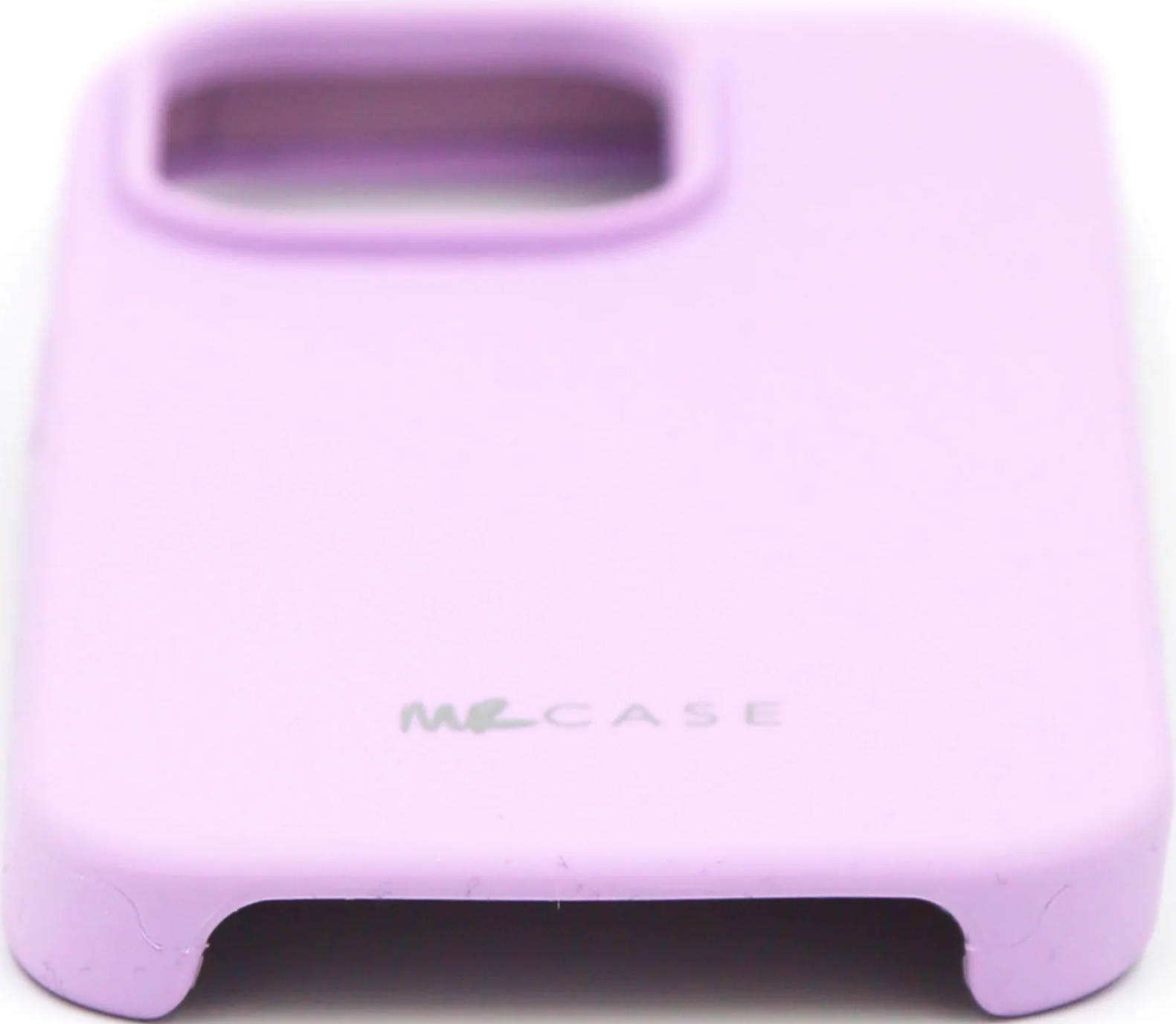 Une coque de téléphone violet clair avec la marque MR CASE.