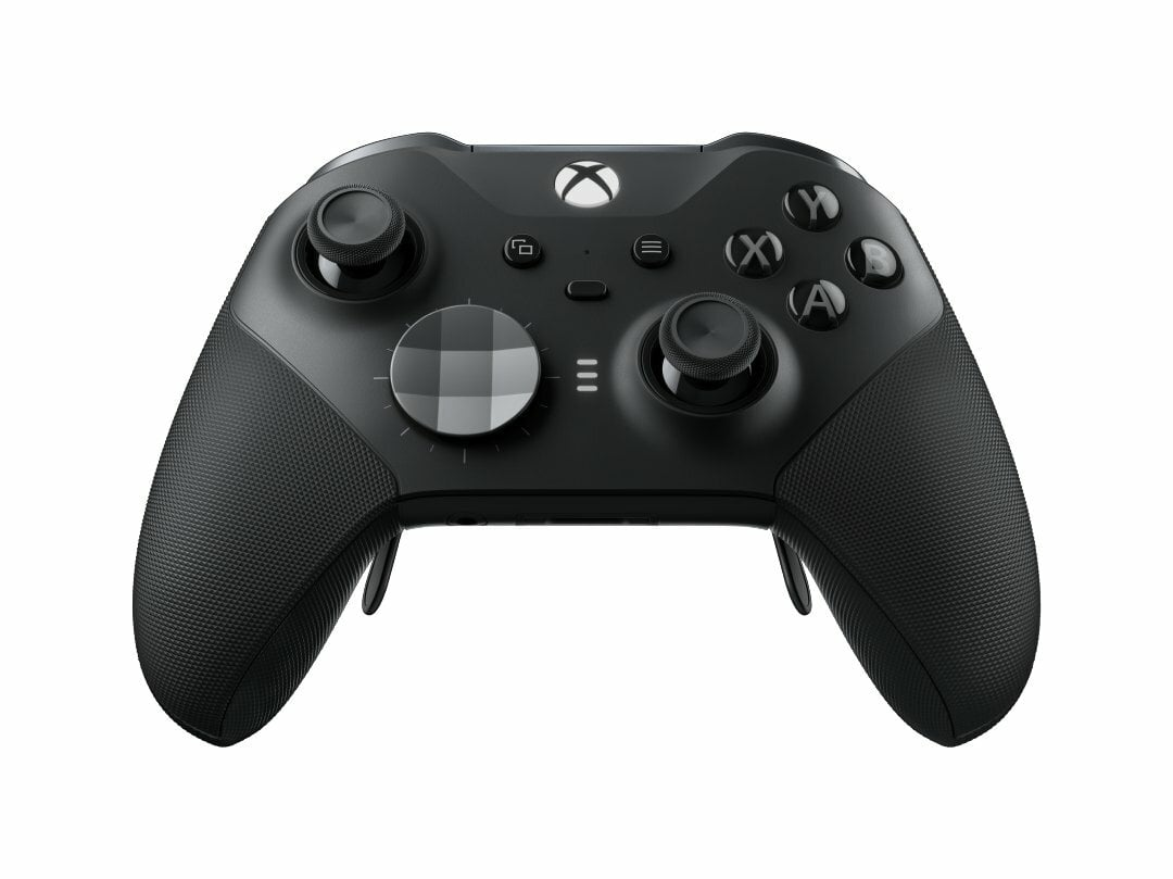 Czarny kontroler Xbox Elite. Dwa joysticki, pad kierunkowy, przyciski i srebrne pokrętło z przodu.