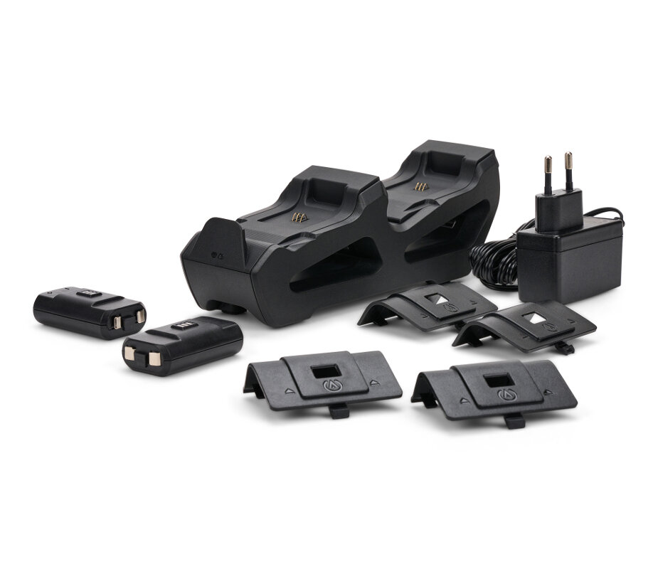 Czarna stacja ładująca z akcesoriami, w tym dwoma bateriami i zasilaczem.