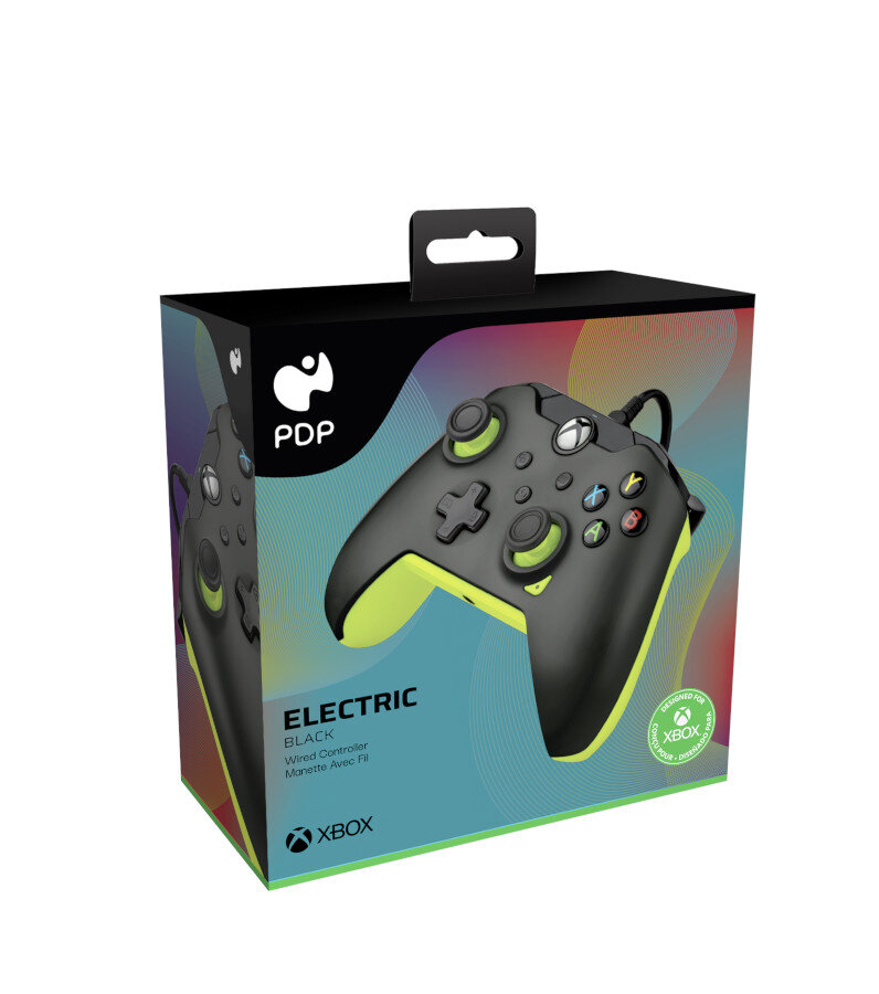 Czarny kontroler Xbox jest wyświetlany w pudełku z logo PDP. Kontroler ma zielone akcenty i jest oznaczony jako 'ELECTRIC BLACK'.
