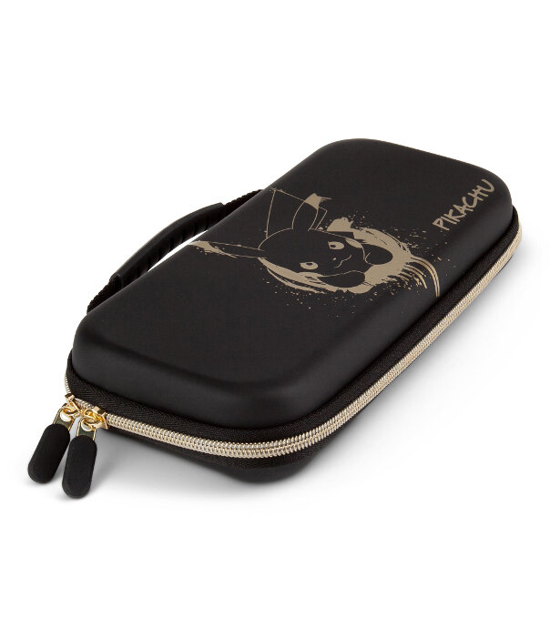 Czarne etui z Pikachu. Złoty zamek. Białe tło.