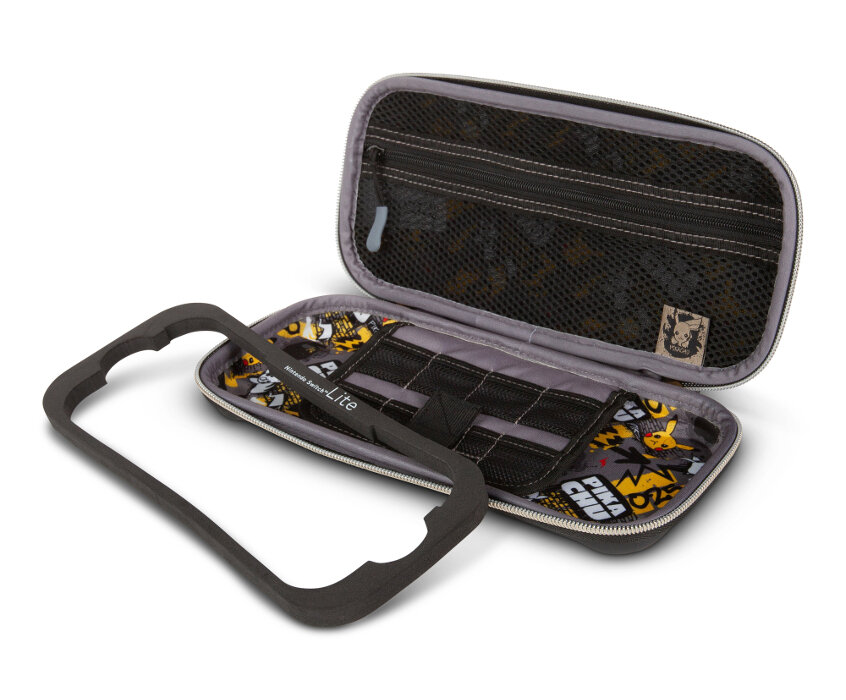 Etui transportowe Nintendo Switch Lite, otwarte, z miejscami na gry i wkładką z pianki.