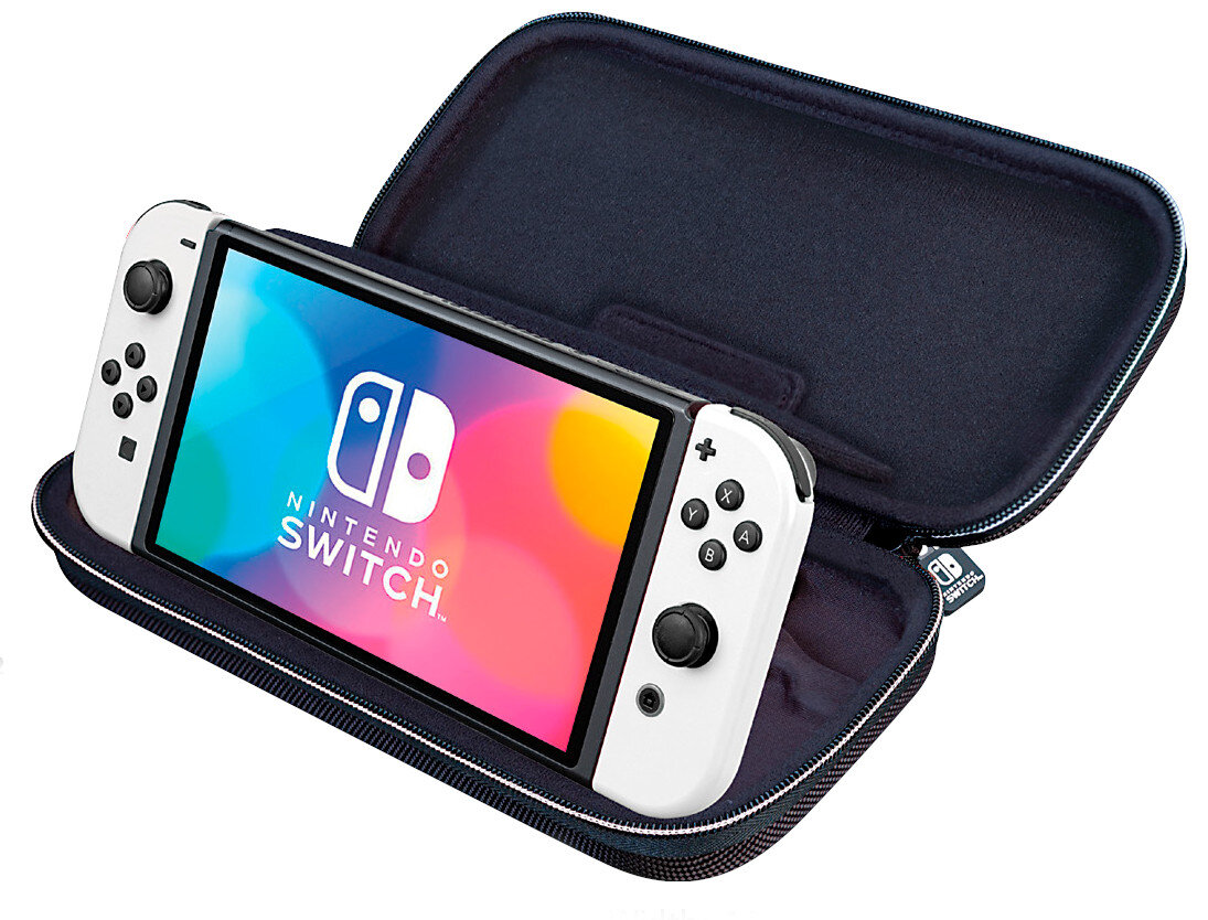 Konsola Nintendo Switch w granatowym etui, ekran wyświetlający kolorową grę.