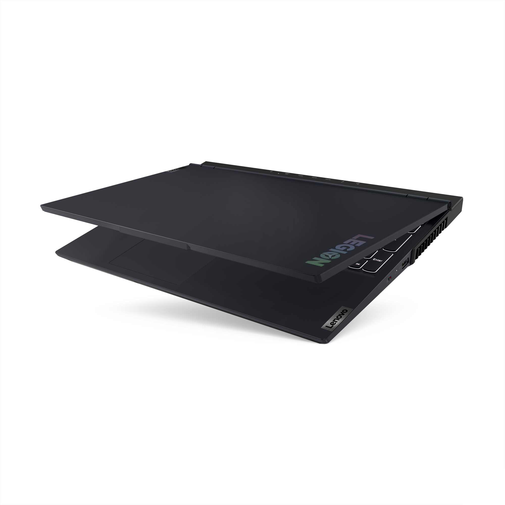 Laptop Lenovo negro, parcialmente abierto. Logotipo de Legion visible. Fondo oscuro.