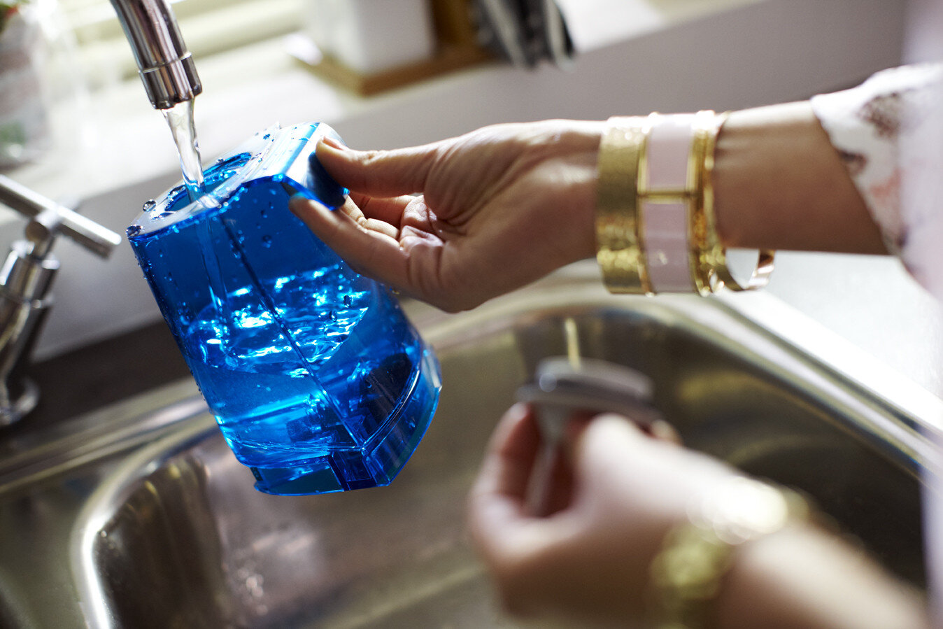 Odkurzacz pionowy PHILIPS AquaTrio Pro FC7088/01