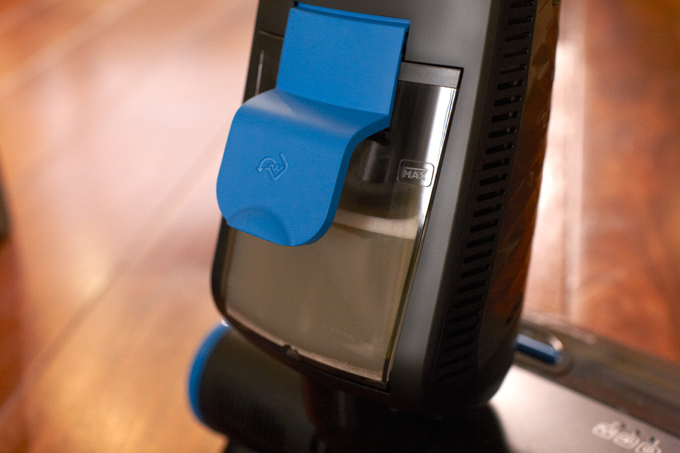 Odkurzacz pionowy PHILIPS AquaTrio Pro FC7088/01