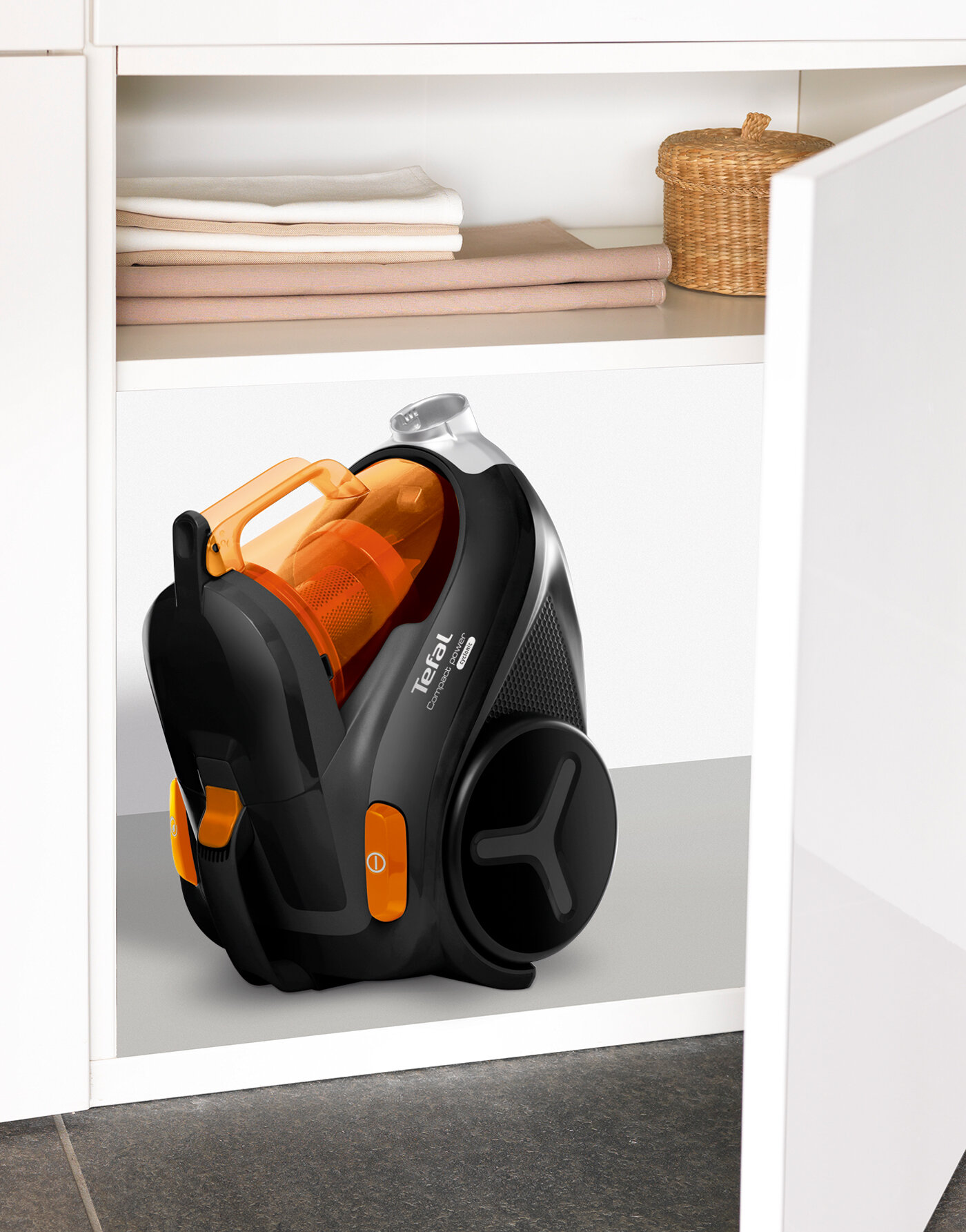 Odkurzacz bezworkowy TEFAL Compact Power Cyclonic Parquet TW3753