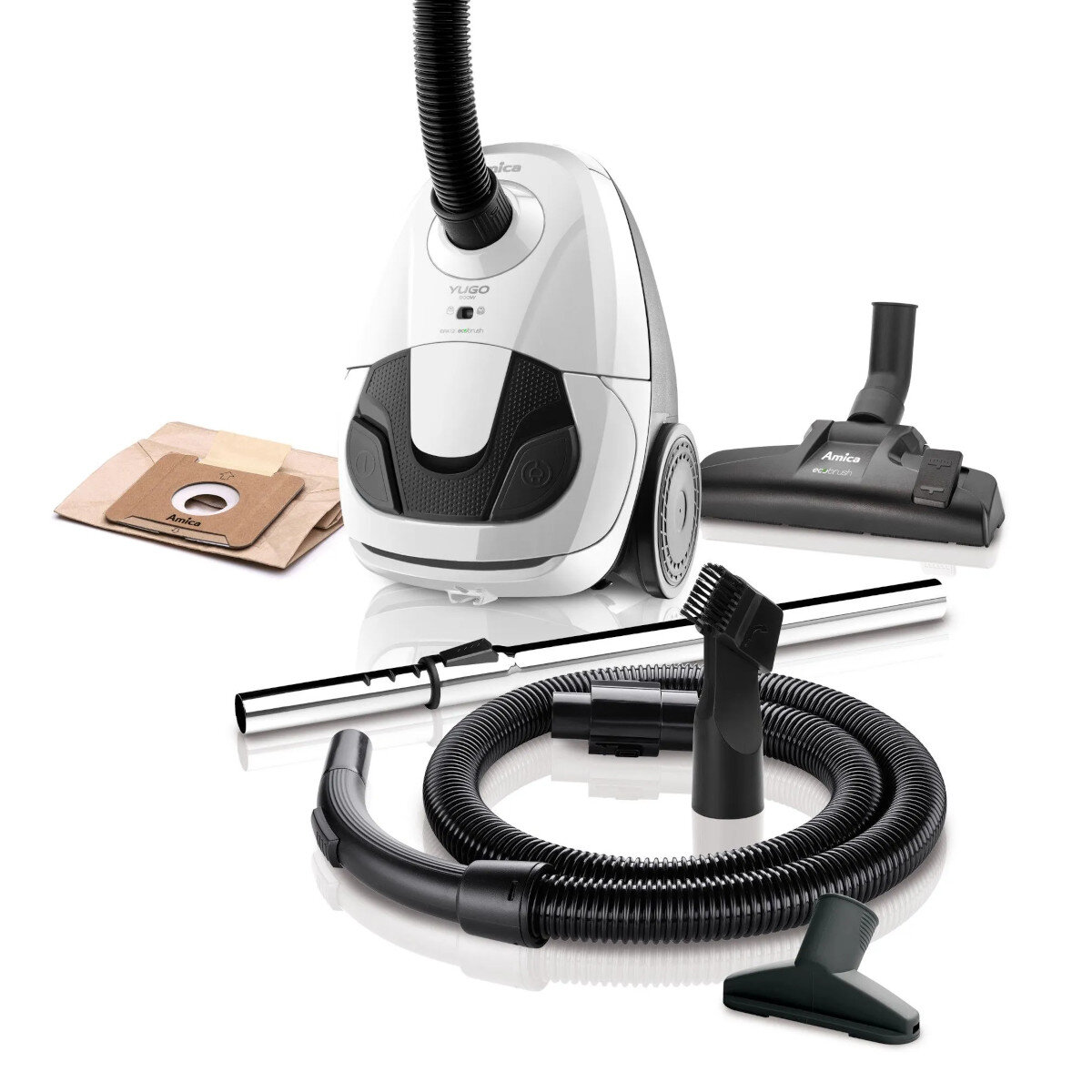 Biały odkurzacz z akcesoriami. Znajduje się na białej powierzchni. Akcesoria są rozłożone.