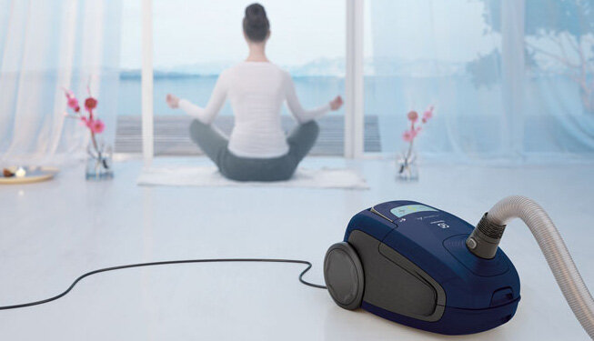 Odkurzacz workowy ELECTROLUX EUSC62-DB