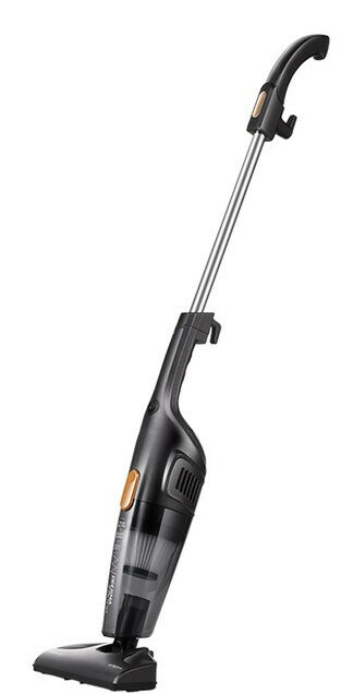 Czarny odkurzacz pionowy ze srebrnym uchwytem i małą dyszą. Jest na białym tle.