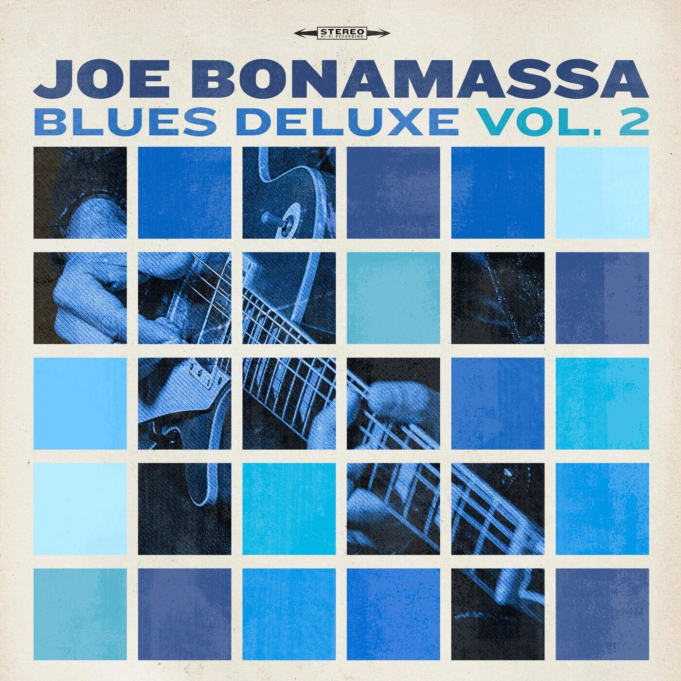 Album borító: Joe Bonamassa, Blues Deluxe Vol. 2. Kék tónusok gitár képekkel.
