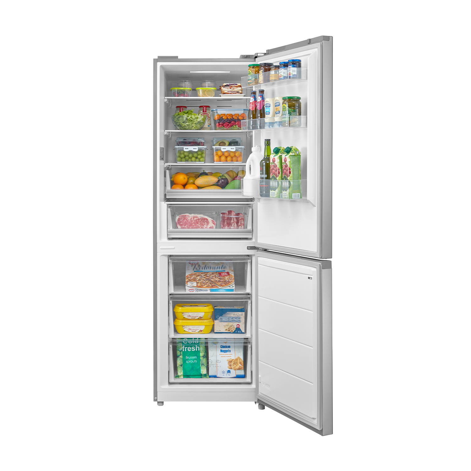 Un frigorifero con la porta aperta. È pieno di generi alimentari.
