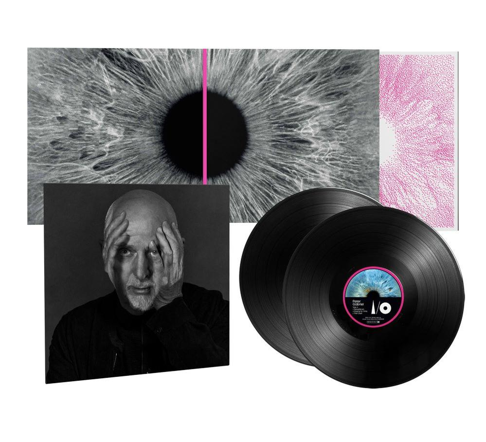 Das Bild zeigt ein Auge, ein Porträt eines Mannes und zwei Schallplatten.