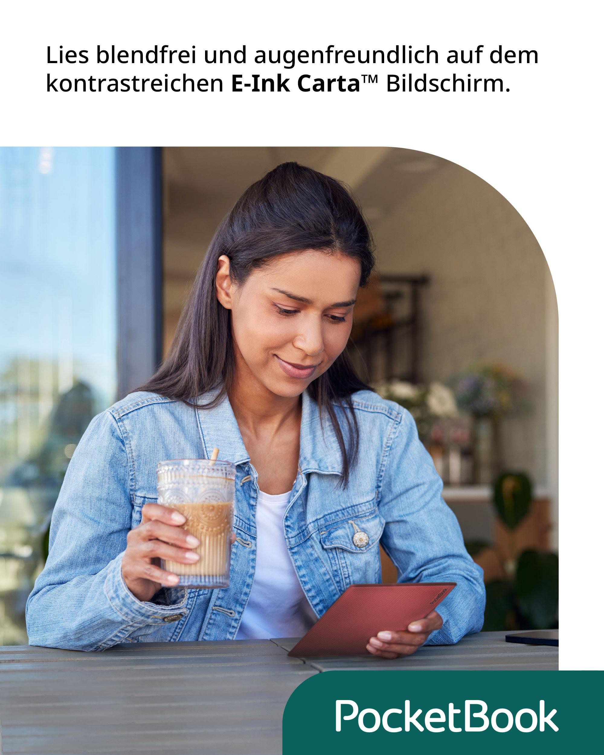 Eine Frau liest auf einem Tablet im Freien. Sie hält ein Getränk. Text: Lies blendfrei und augenfreundlich.
