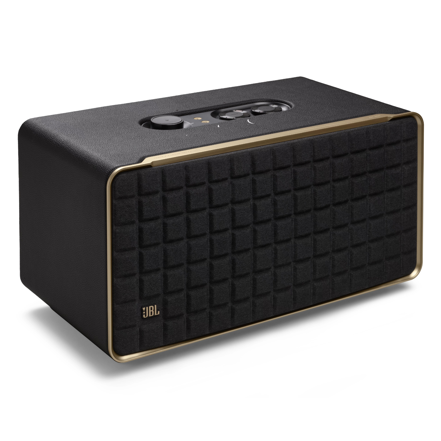 Een zwarte speaker met gouden accenten en een stoffen voorkant, met JBL-branding, op een witte achtergrond.