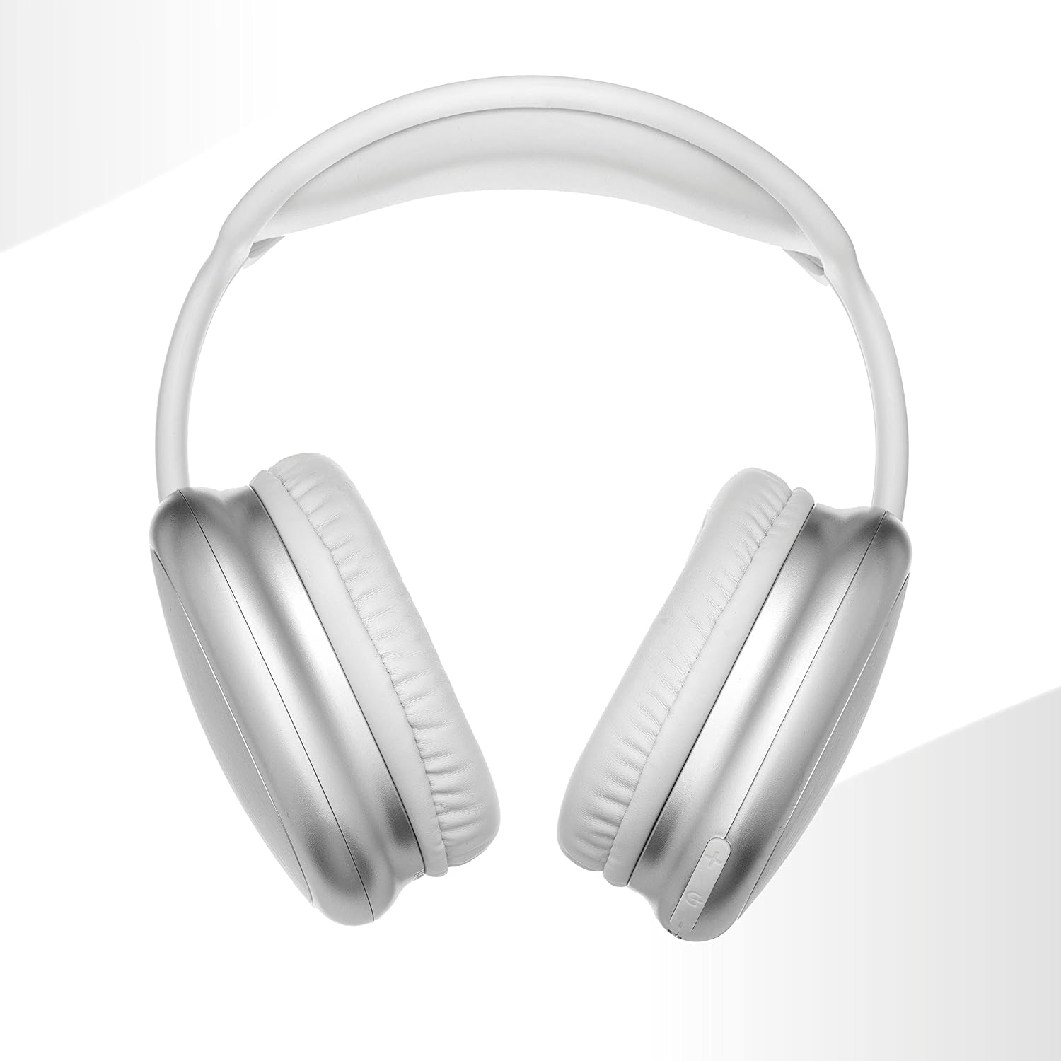 Auriculares blancos con auriculares plateados aislados sobre un fondo blanco.