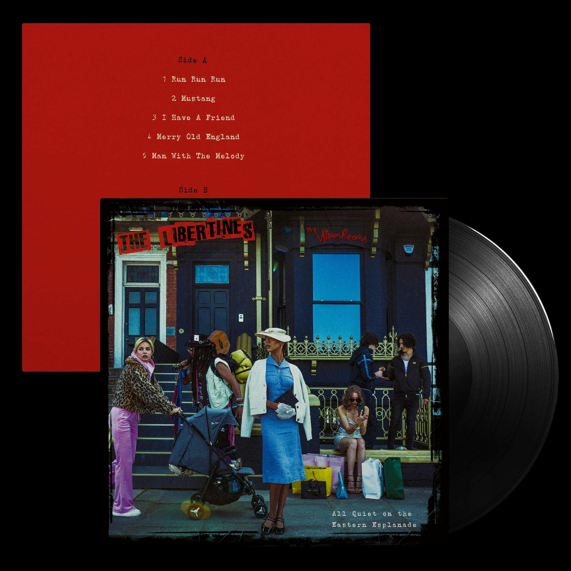 Vinyl-Schallplatte mit Albumcover und Titelliste. Die Platte befindet sich auf rotem Hintergrund mit schwarzem.