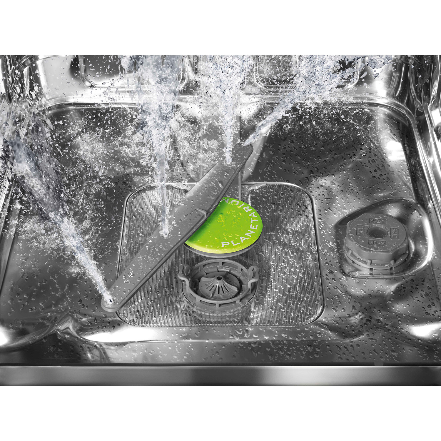 All'interno di una lavastoviglie con spruzzi d'acqua. Simbolo verde del pianeta al centro.